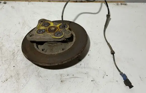 Peugeot 2008 I Rear wheel hub