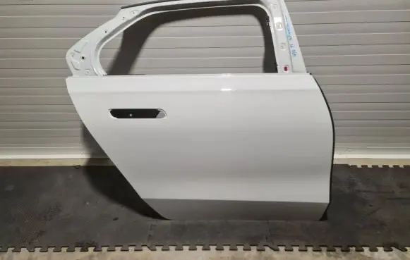 BMW 7 G70 Rear door