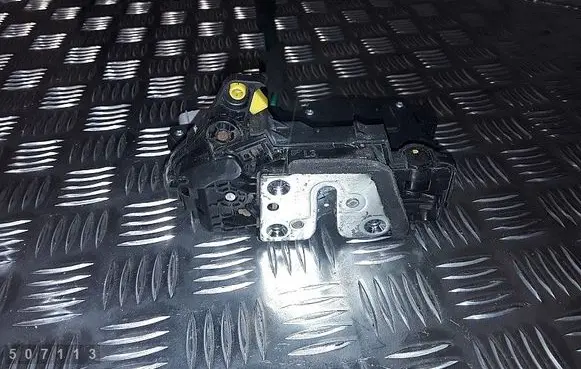 KIA Soul Front door lock