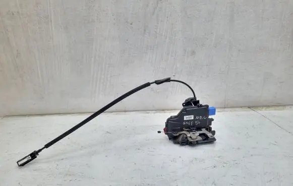 Volkswagen Golf Plus Rear door lock 7L0839016