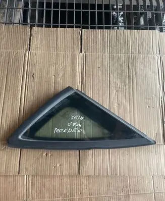 Ford Mondeo Mk III Rear side window