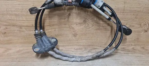 Gear shift cable linkage