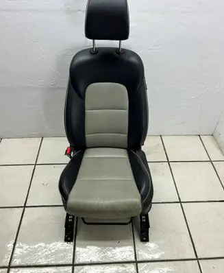 KIA Sportage Front driver seat