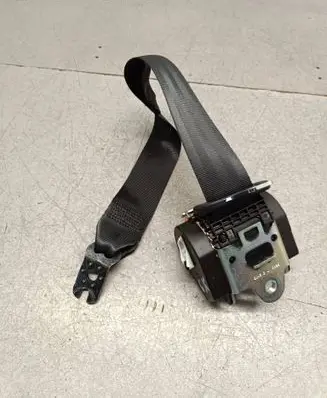 Volkswagen Golf VII Rear seatbelt 621102200 000090V