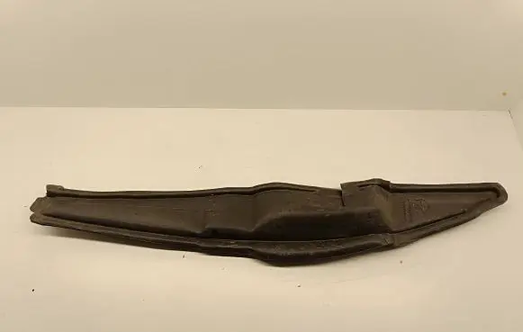 Chrysler Pacifica Fender foam support/seal 68225663A 1111392