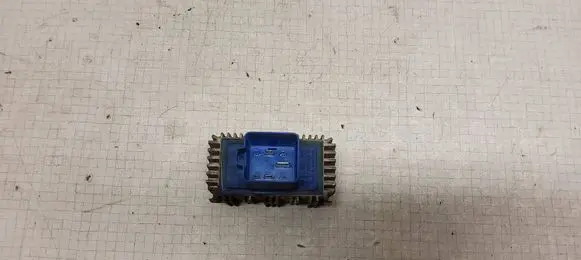 Opel Zafira B Glow plug pre-heat relay 55353011