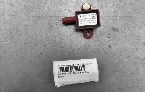 Mercedes-Benz GLC X253 C253 Airbag deployment crash/impact sensor a2539052100