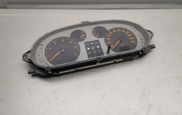 Renault Scenic I Speedometer (instrument cluster) P8200215695 8200215695