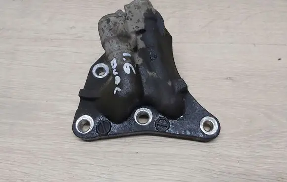 Toyota Auris 150 Oil filter cover 