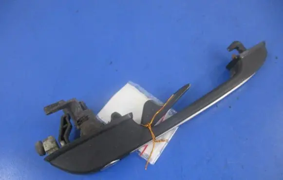 Volkswagen Polo II 86C 2F Front door exterior handle