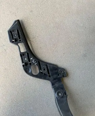 Volkswagen Eos Rear bumper mounting bracket 1Q0807394