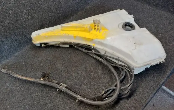Audi Q7 4M Windshield washer fluid reservoir/tank 4M0955453