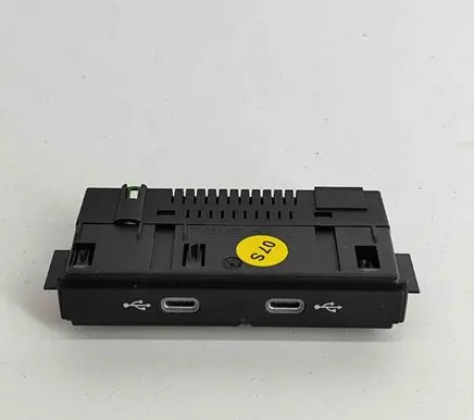 Volkswagen Golf VIII USB socket connector 5NA035700