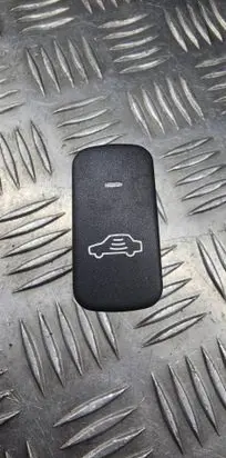 Volvo S40 Alarm switch 30889360