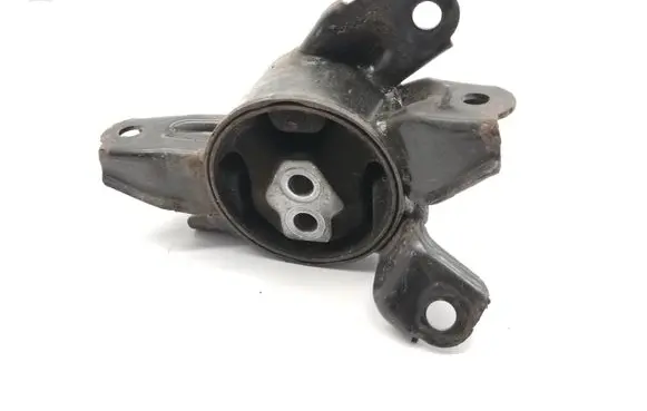 Hyundai i40 Engine mount bracket