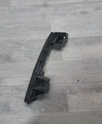Front bumper mounting bracket