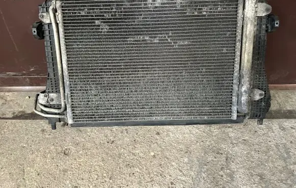 Volkswagen Golf VI Intercooler radiator 1K0145803T