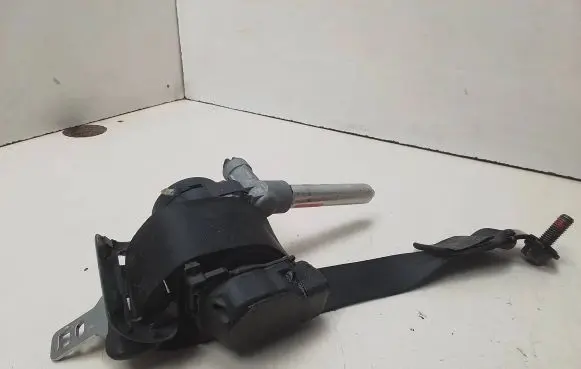 Volvo S80 Middle seatbelt (rear) 39987960
