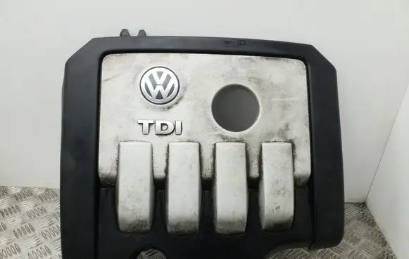 Volkswagen PASSAT B6 Engine cover (trim) 03G103925BP