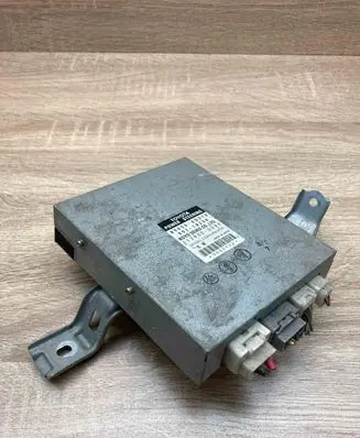 Toyota Yaris Power steering control unit/module 896500D010 1129000094