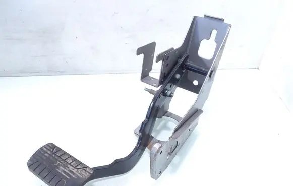 Chevrolet Captiva Brake pedal 4451U000598