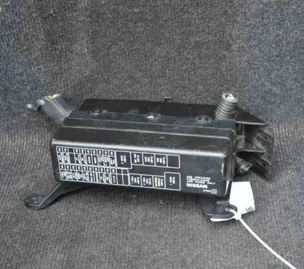 Nissan Maxima A34 Fuse box set 242822Y010