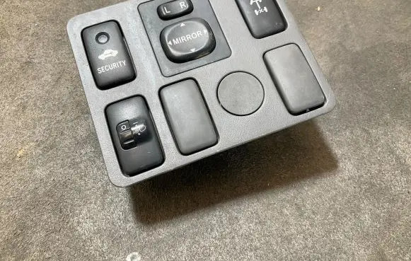 Toyota Hilux (AN10, AN20, AN30) Other switches/knobs/shifts 554460K060