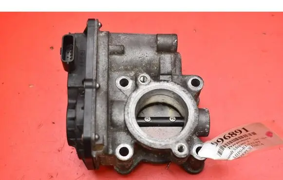 Renault Megane III Throttle body valve 8200570865D