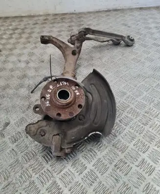 Audi A6 S6 C5 4B Front wheel hub