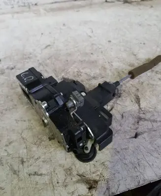 Opel Antara Rear door lock