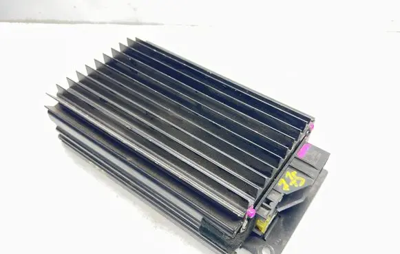 Mercedes-Benz CLK A209 C209 Sound amplifier 2098200289 A2098200289