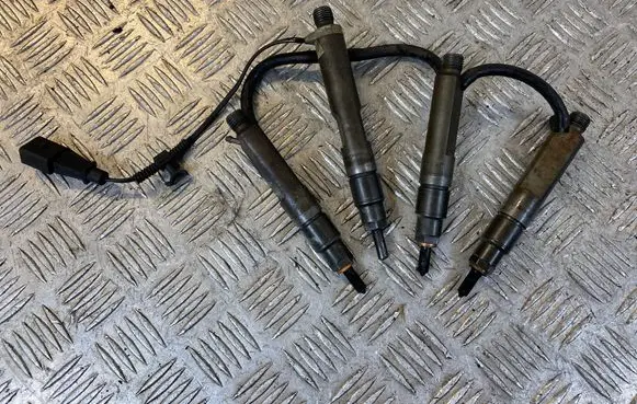 Volkswagen Golf IV Fuel injectors set 028130202P 0432193696