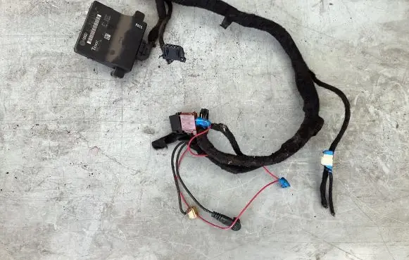 Audi A3 S3 8P Gateway control module 1K0907530D