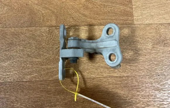 Volvo V50 Front door lower hinge 30784889