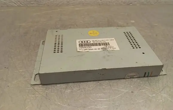 Audi A8 S8 D3 4E Aerial antenna amplifier 4E0910563C 4E0035563H
