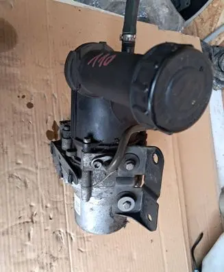 Peugeot 3008 I Power steering pump 9675811080 A5100991