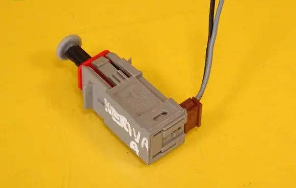Opel Meriva A Brake pedal sensor switch 55701396 869619858