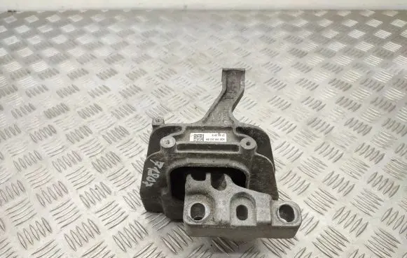 Skoda Octavia Mk3 (5E) Engine mount bracket 5Q0199262BH