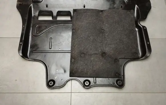 Audi Q3 F3 Engine splash shield/under tray 5QF825236 5QF825236A