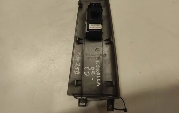 Toyota Corolla E120 E130 Electric window control switch 7423102280 8481002040 54035102
