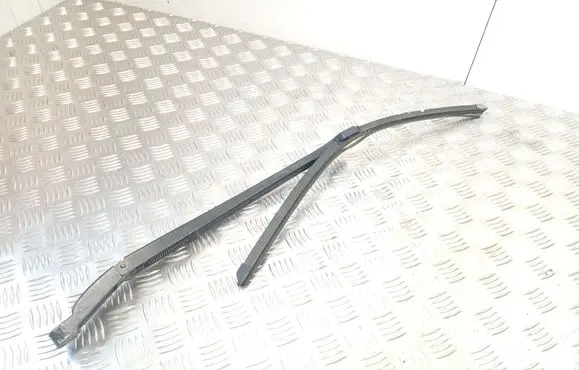 Volkswagen Touareg I Front wiper blade arm 7L6955407A
