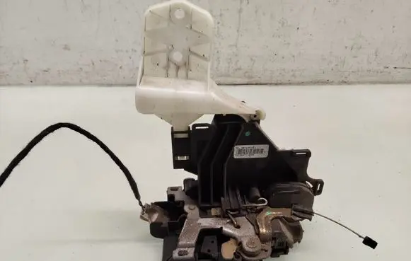 Volkswagen Caddy Front door lock