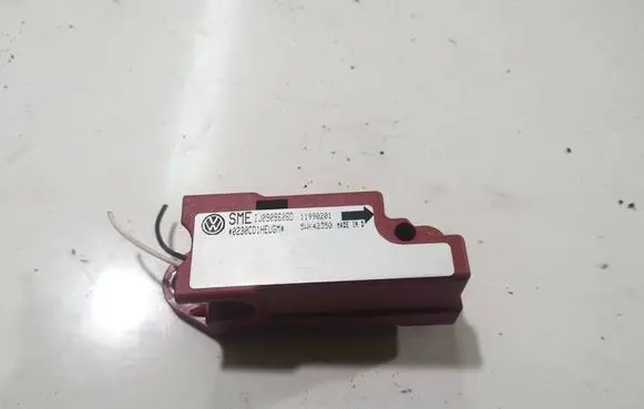 Volkswagen Golf IV Airbag deployment crash/impact sensor 1J0909606D