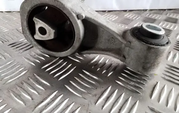 Nissan Juke I F15 Engine mount bracket 113501KC0A