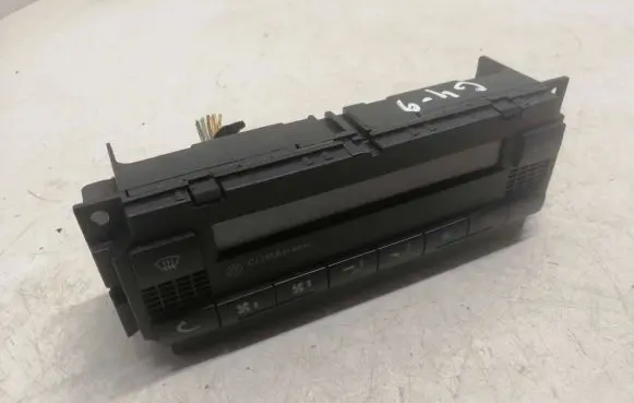 Volkswagen Golf IV Climate control unit