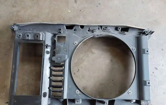 Citroen C4 Grand Picasso Radiator support slam panel