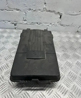 Volkswagen PASSAT B6 Battery box tray cover/lid 1k0915443a