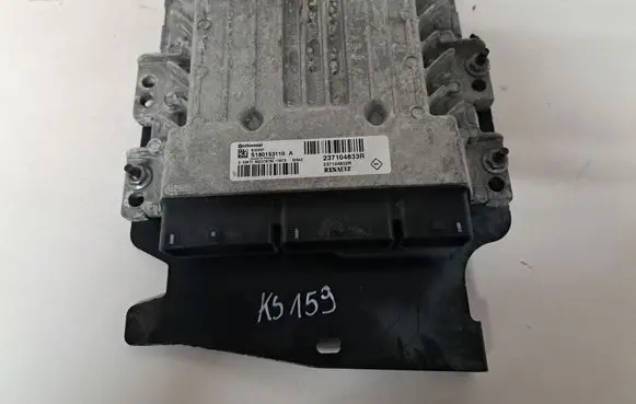 Dacia Duster Engine control unit/module ECU 237104833R
