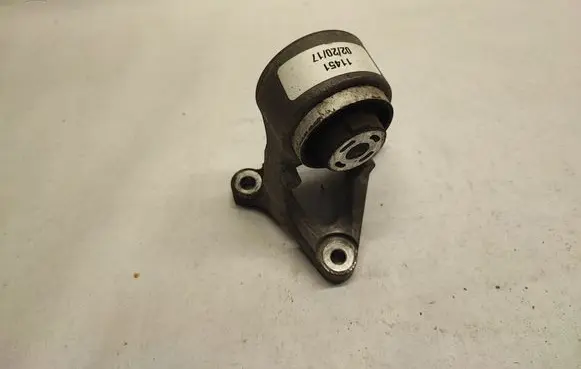 Engine mounting bracket