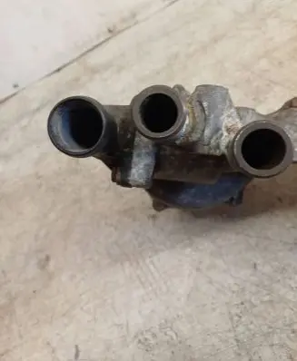 Volkswagen PASSAT B3 Water pump 055121121F